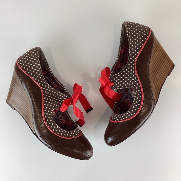 Poetic Licence London Brightly Beaming Closed Toe Wedges | 7.5 - Picture 4 of 14